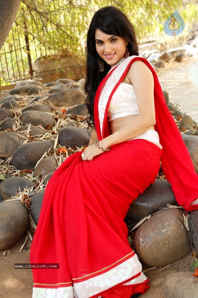 Kavya Singh Hot Stills - 51 / 115 photos