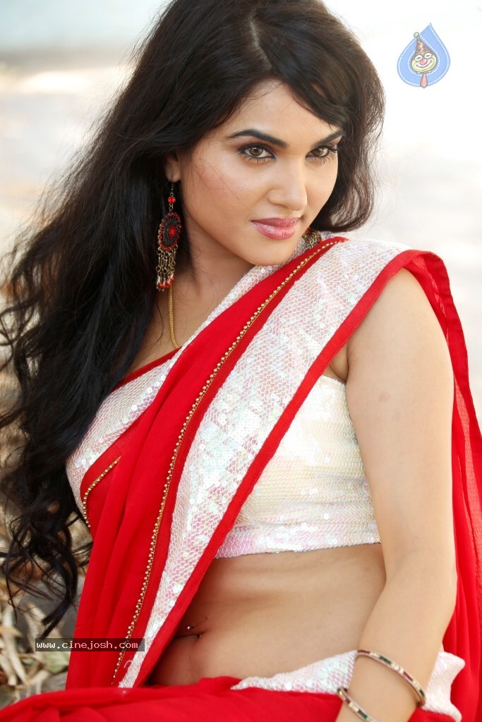 Kavya Singh Hot Stills - 82 / 115 photos