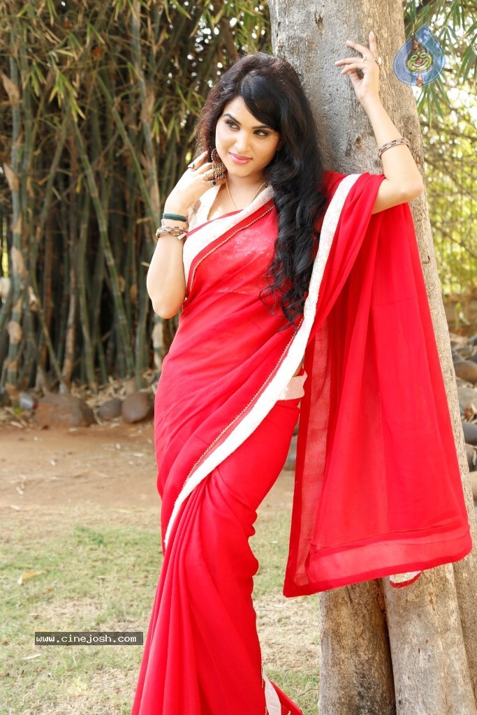 Kavya Singh Hot Stills - 112 / 115 photos