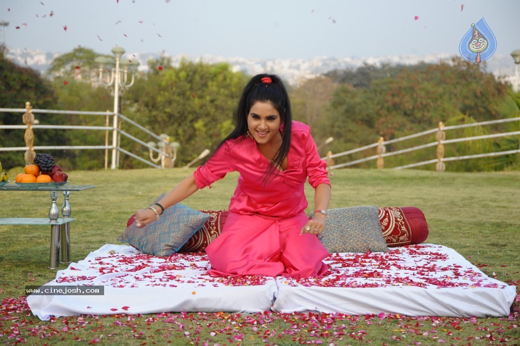 Kavya Singh New Hot Gallery - 1 / 100 photos