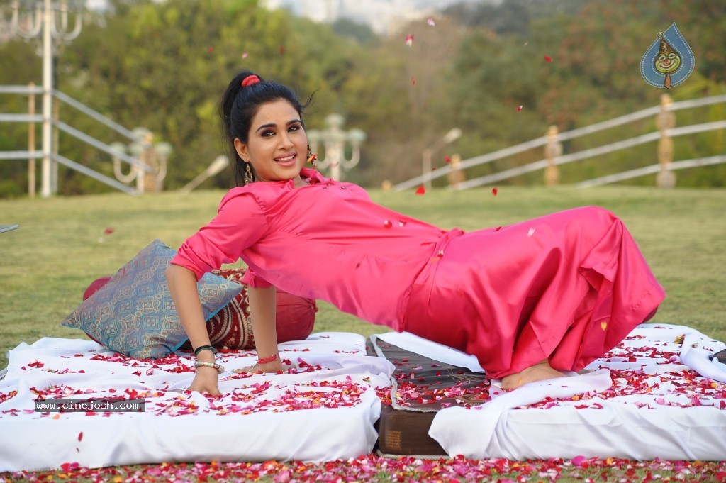 Kavya Singh New Hot Gallery - 6 / 100 photos