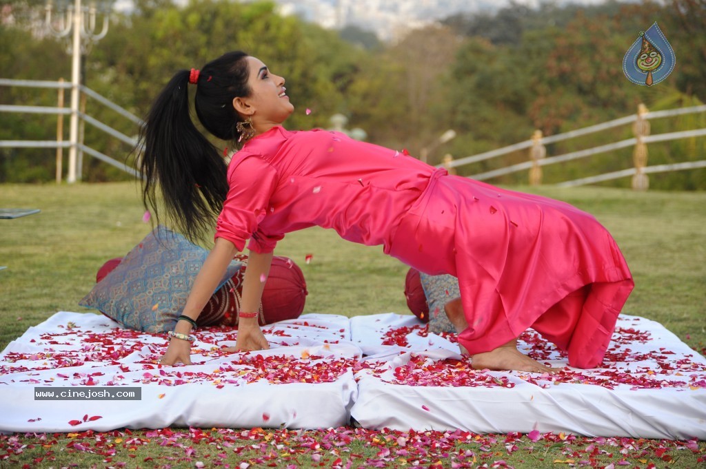 Kavya Singh New Hot Gallery - 95 / 100 photos