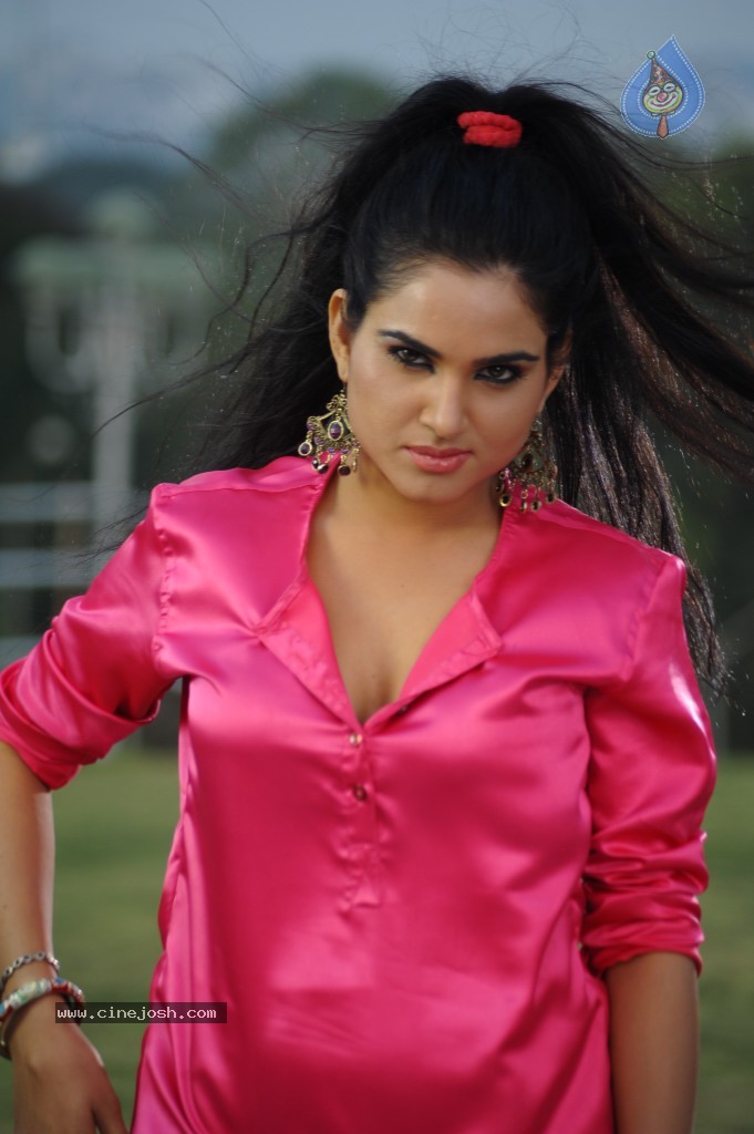 Kavya Singh New Hot Gallery - 100 / 100 photos