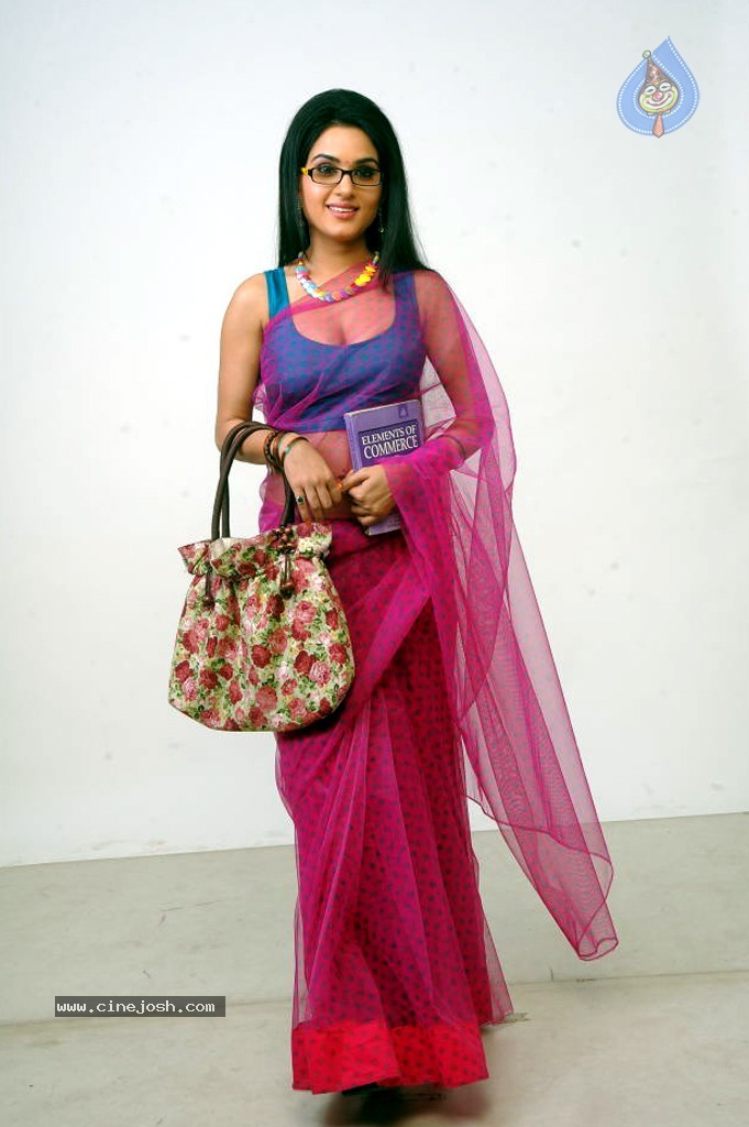 Kavya Singh Spicy Gallery - 30 / 56 photos