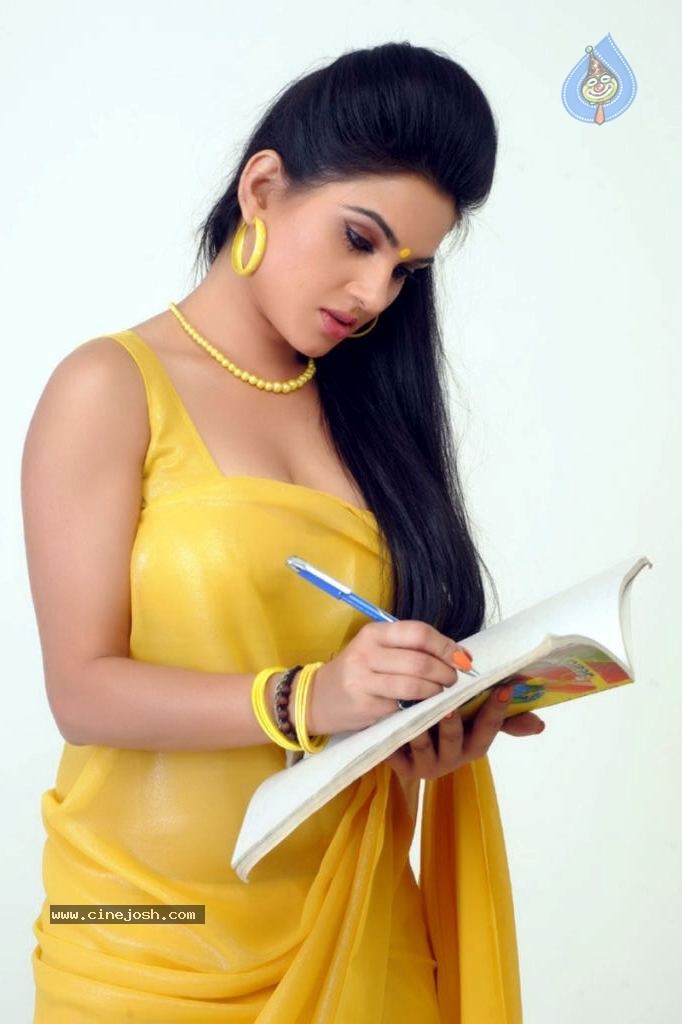 Kavya Singh Spicy Photos - 19 / 27 photos