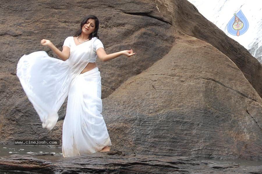 Keerthi Chawla Spicy Stills - 12 / 150 photos