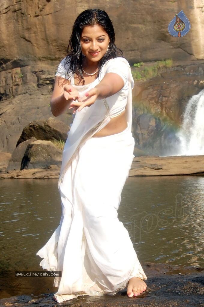 Keerthi Chawla Spicy Stills - 105 / 150 photos