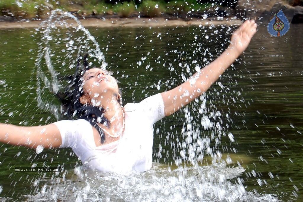 Keerthi Chawla Spicy Stills - 128 / 150 photos