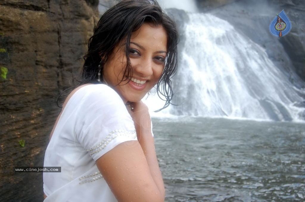 Keerthi Chawla Spicy Stills - 148 / 150 photos