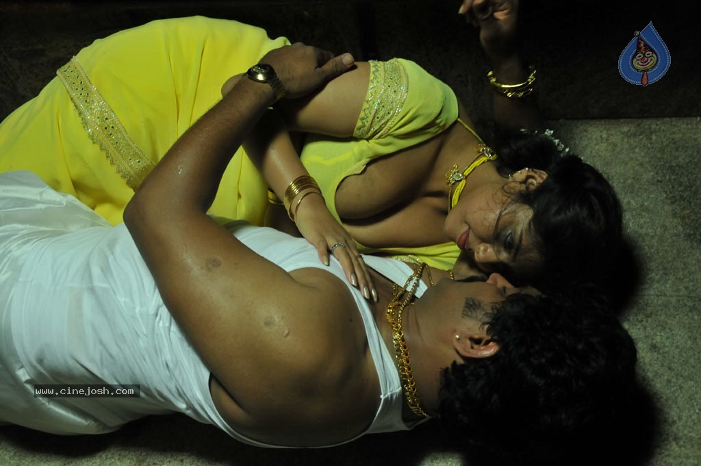 Kiliyanthattu Thoothukudi 2 Tamil Movie Spicy Stills - 55 / 58 photos