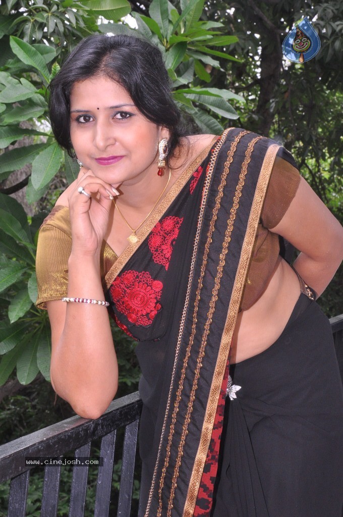 Kushbu Hot Stills - 2 / 58 photos