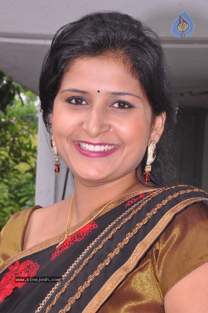 Kushbu Hot Stills - 6 / 58 photos