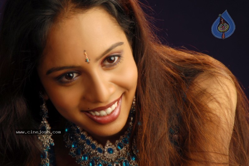 Lakshmi Chandrika Spicy Pics - 20 / 134 photos