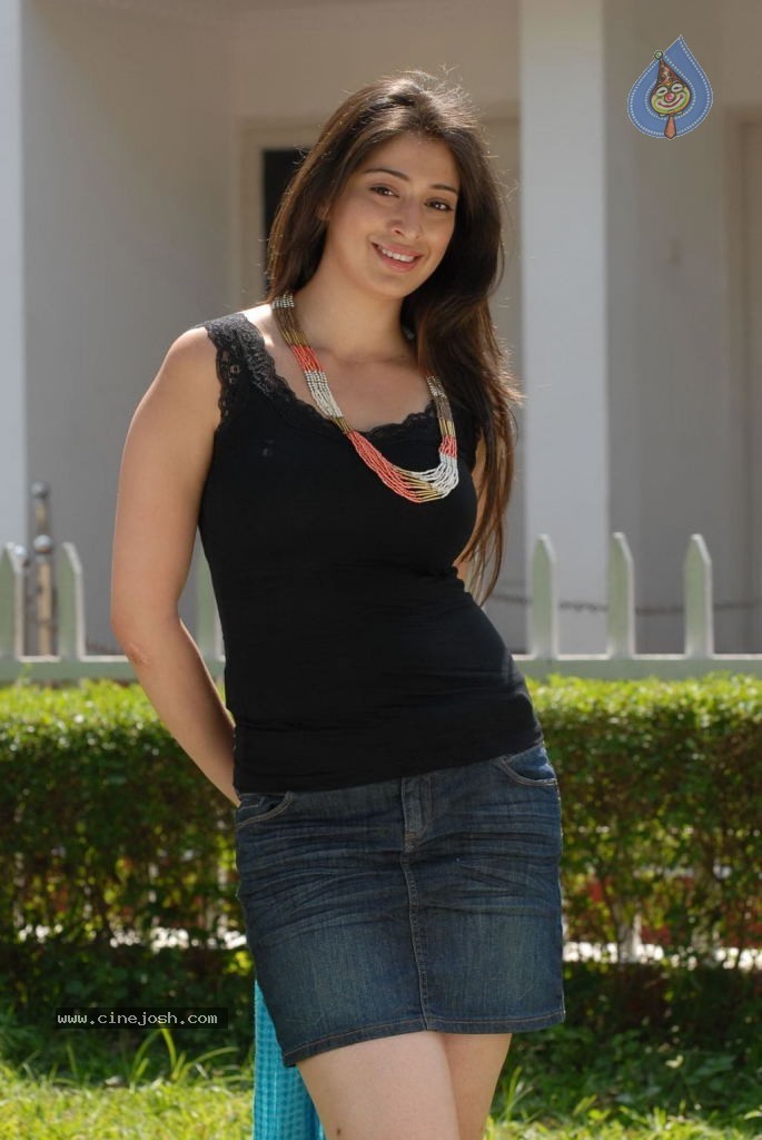 Lakshmi Rai Hot Photos - 42 / 51 photos