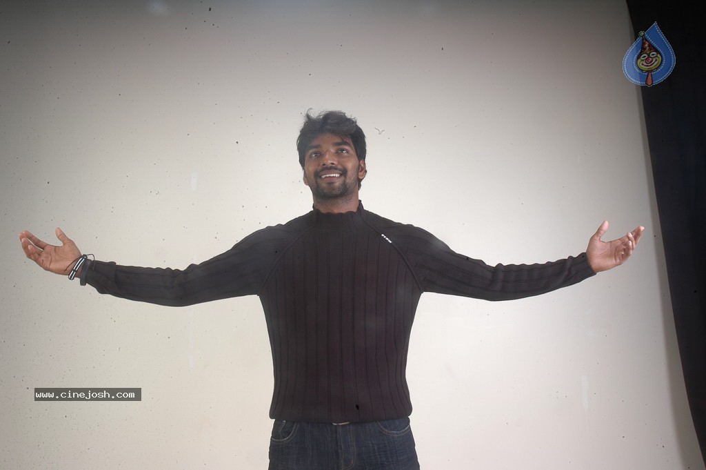 Live Movie Hot Stills - 117 / 132 photos