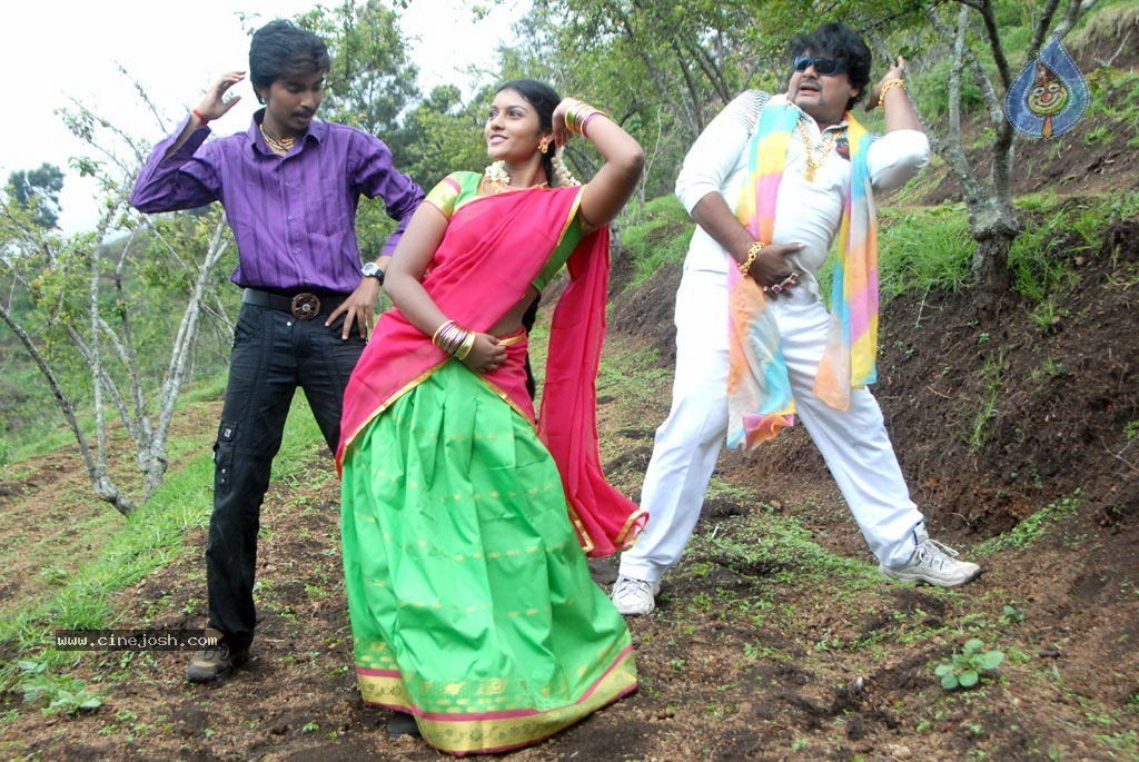 Lollu Dada Parak Parak Tamil Movie Hot Stills - 3 / 55 photos