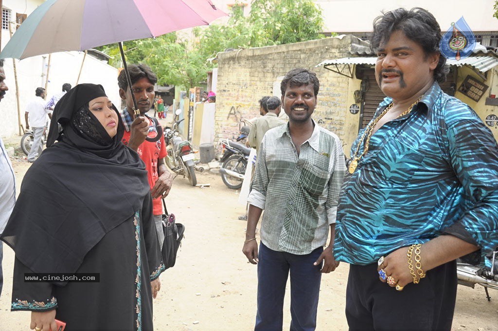 Lollu Dada Parak Parak Tamil Movie Hot Stills - 8 / 55 photos