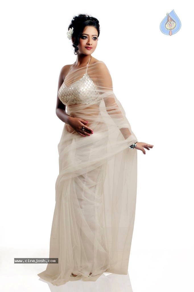 Madalasa Sharma Hot Photos - 30 / 46 photos