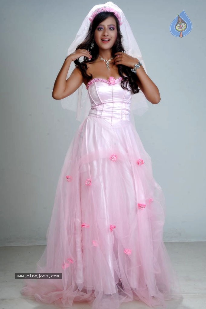 Madalasa Sharma Hot Photos - 46 / 46 photos