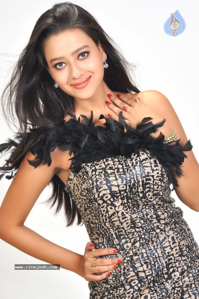 Madalasa Sharma Hot Stills - 74 / 96 photos