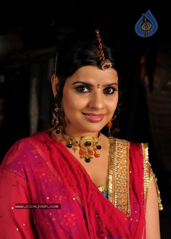 Madhu Sharma Spicy Stills - 15 / 31 photos