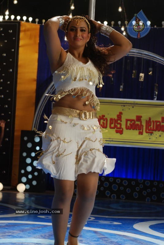 Madhu Sharma Spicy Stills In Wall Poster Movie - 70 / 78 photos