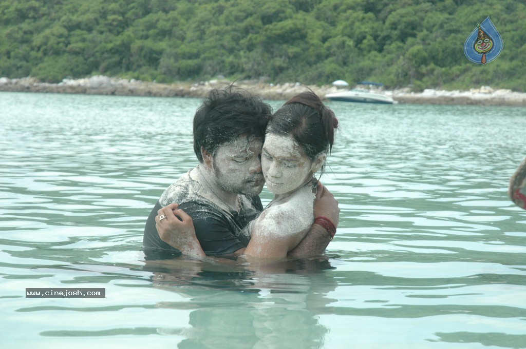 Mango Movie Hot Stills - 14 / 62 photos