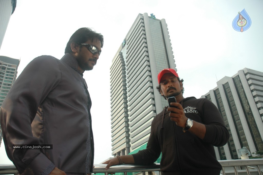 Mango Movie Hot Stills - 24 / 62 photos