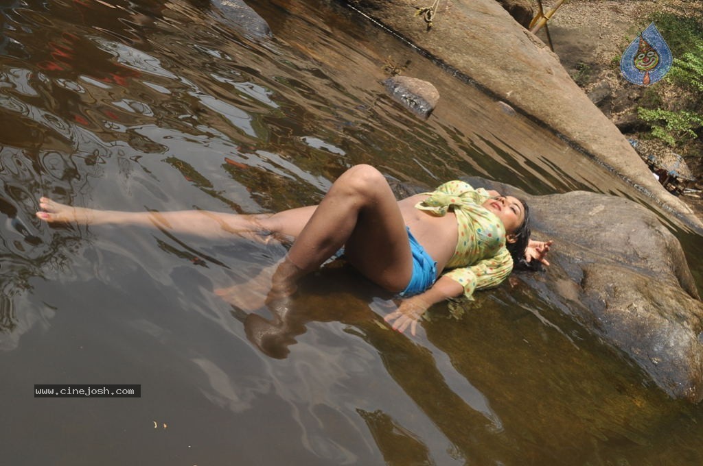 Marumugam Tamil Movie New Hot Stills - 4 / 38 photos