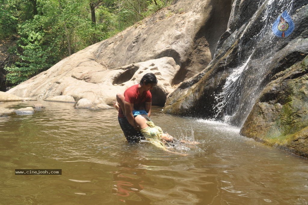 Marumugam Tamil Movie New Hot Stills - 13 / 38 photos