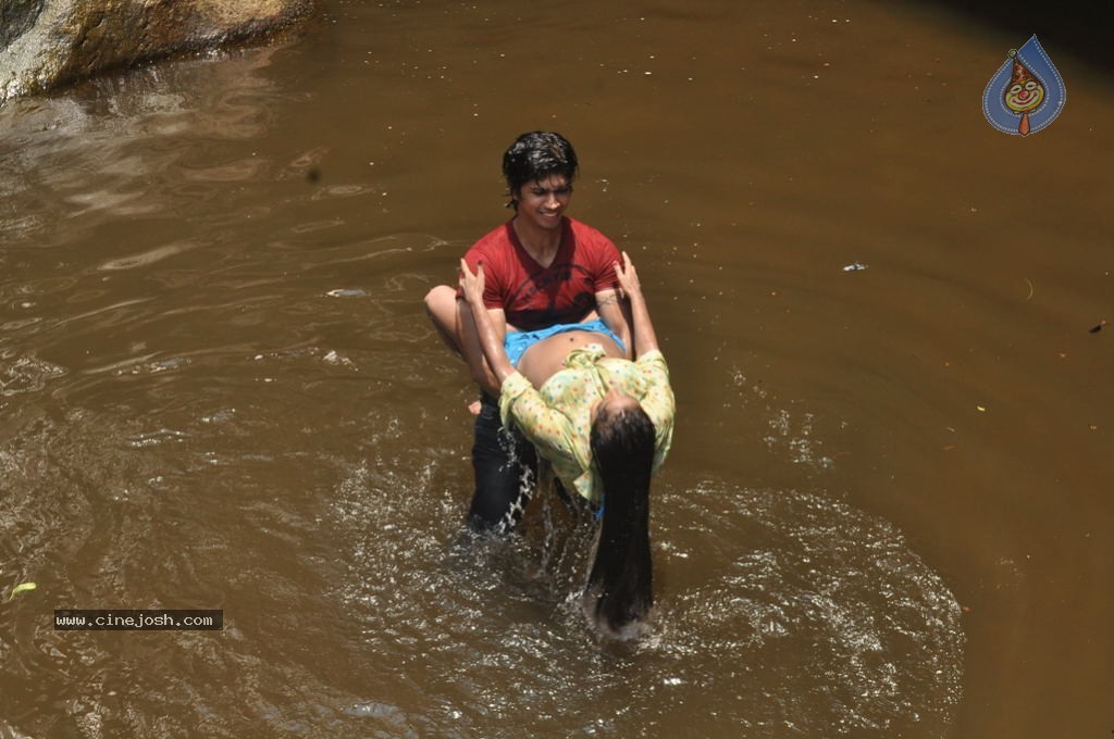 Marumugam Tamil Movie New Hot Stills - 15 / 38 photos