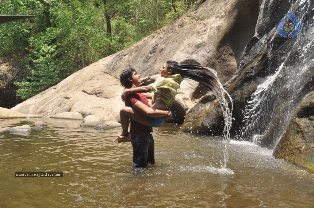 Marumugam Tamil Movie New Hot Stills - 19 / 38 photos