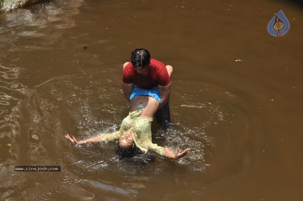 Marumugam Tamil Movie New Hot Stills - 26 / 38 photos