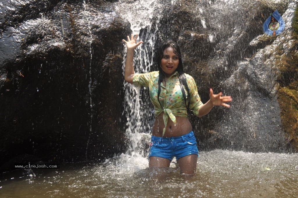 Marumugam Tamil Movie New Hot Stills - 36 / 38 photos