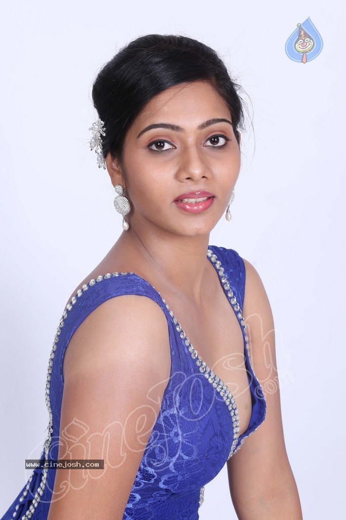 Mithraw Hot Stills - 37 / 88 photos