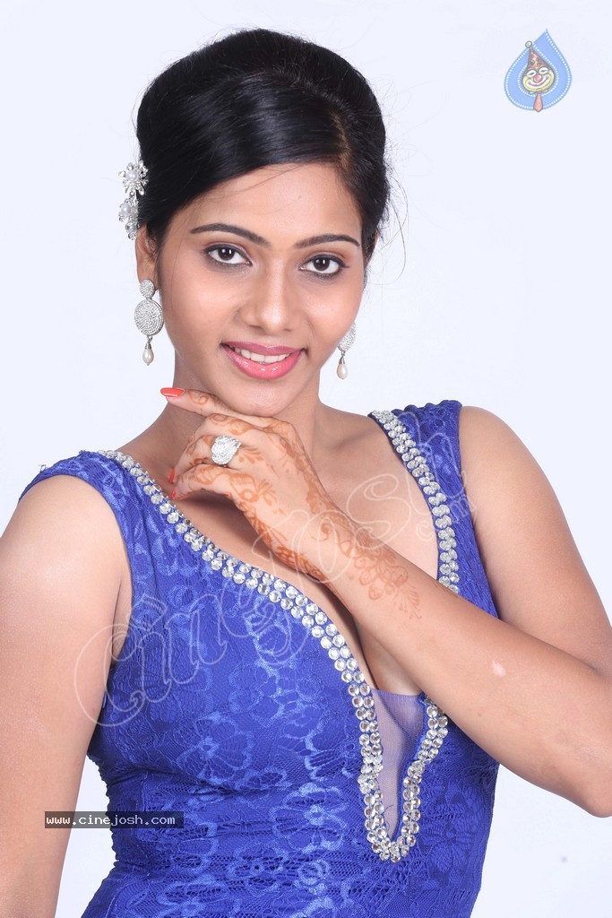 Mithraw Hot Stills - 58 / 88 photos