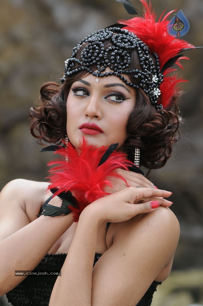 Mukti Mohan Spicy Photos - 27 / 53 photos