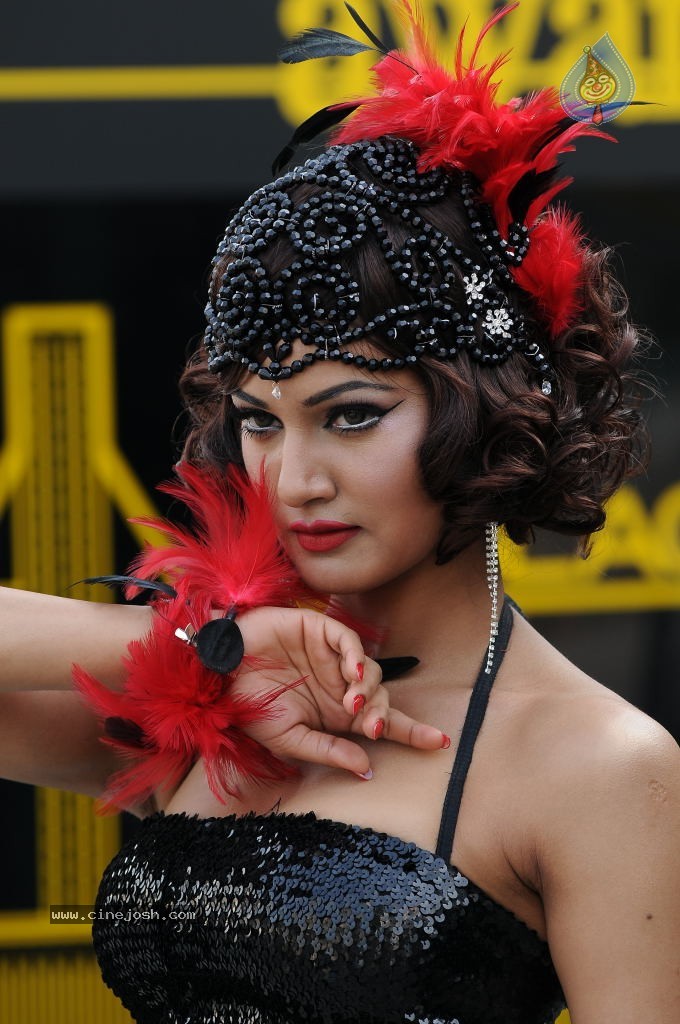 Mukti Mohan Spicy Photos - 29 / 53 photos