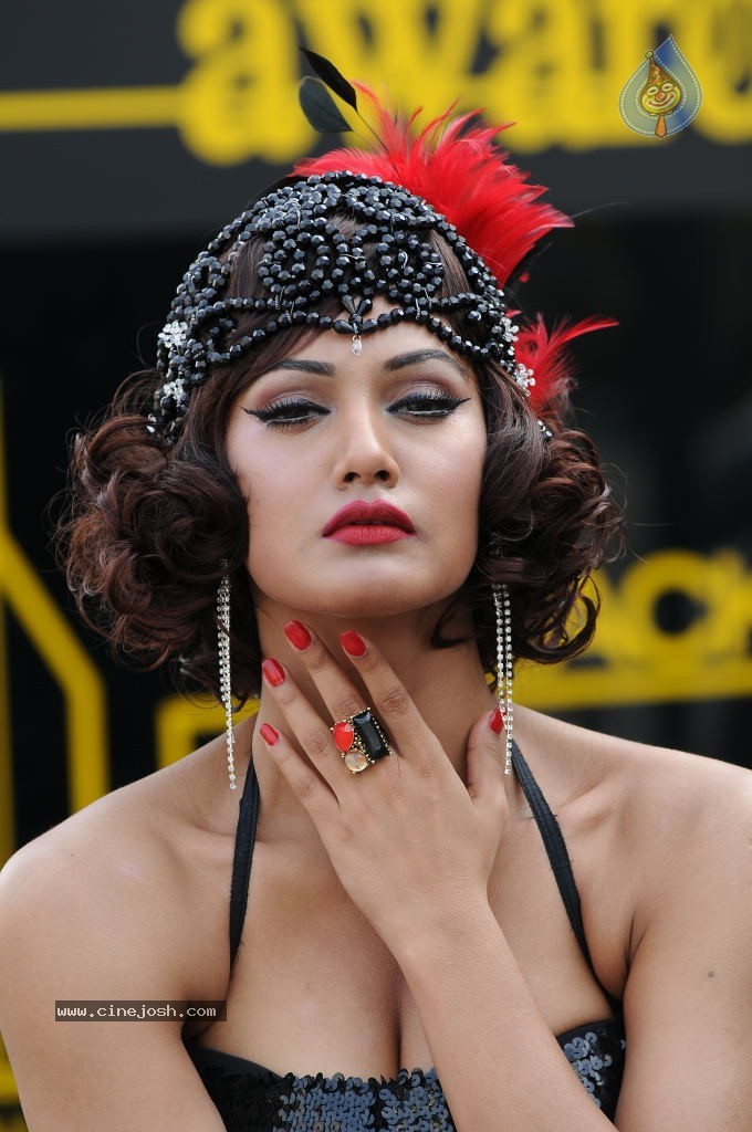 Mukti Mohan Spicy Photos - 39 / 53 photos