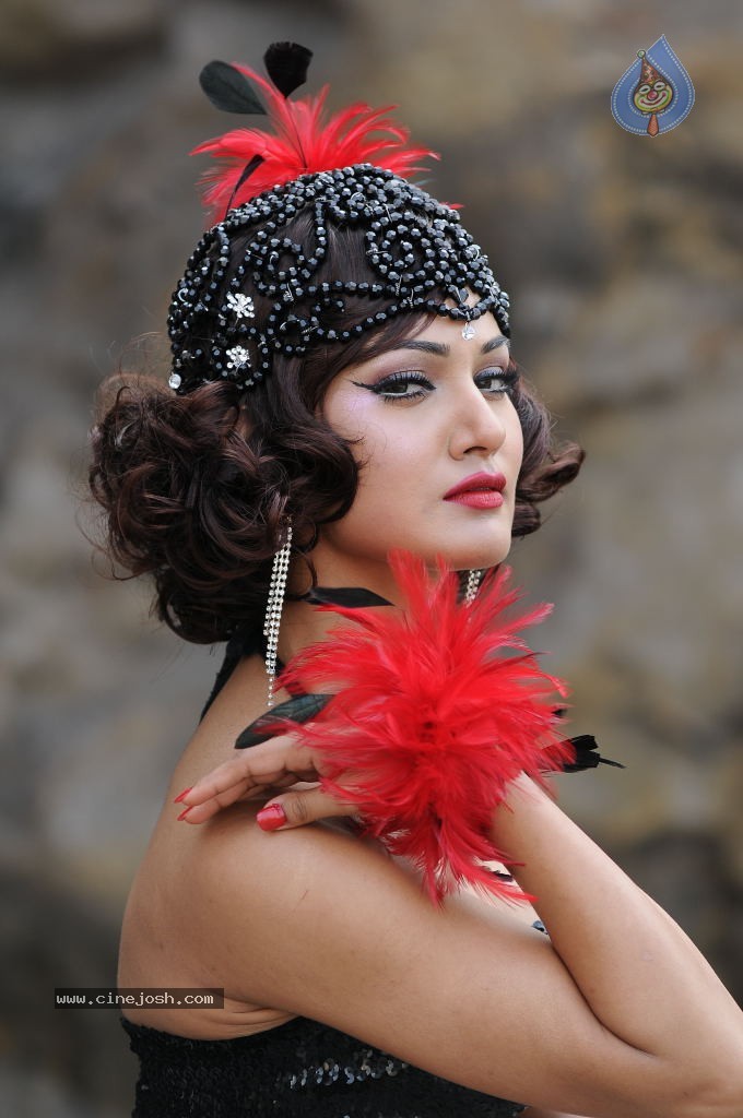 Mukti Mohan Spicy Photos - 43 / 53 photos