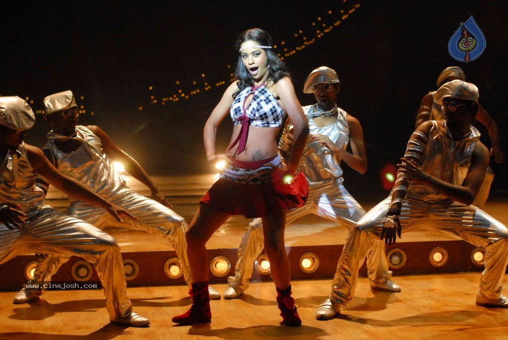 Mumaith Khan Hot Pics - 61 / 79 photos