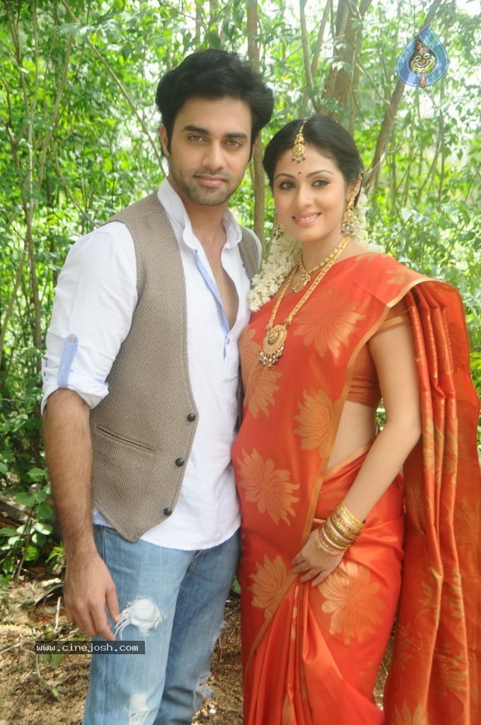 Mythili Tamil Movie Hot Stills - 34 / 65 photos