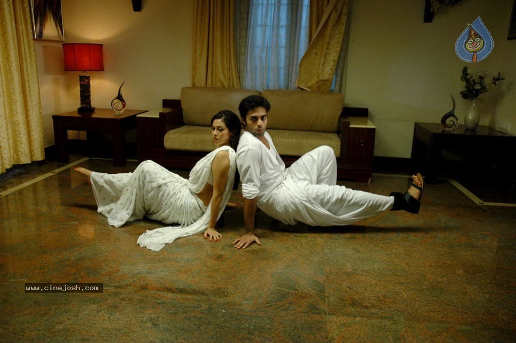 Mythri Movie Hot Stills - 4 / 105 photos