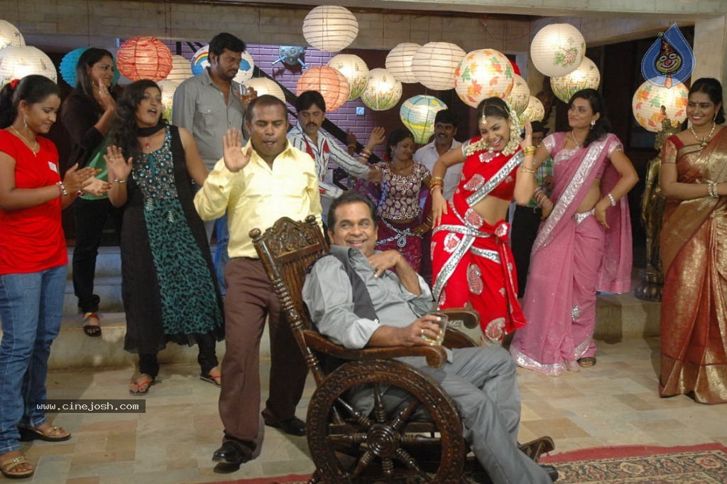 Mythri Movie Hot Stills - 15 / 105 photos