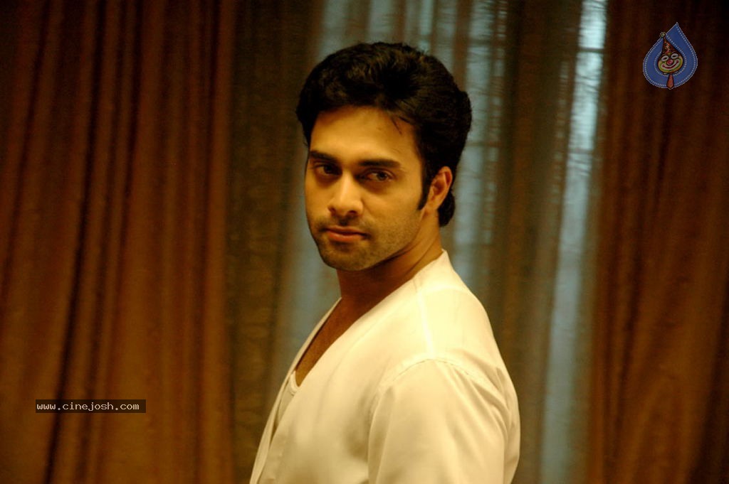 Mythri Movie Hot Stills - 23 / 105 photos