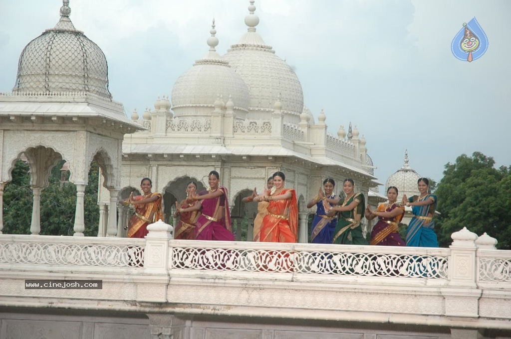 Mythri Movie Hot Stills - 35 / 105 photos