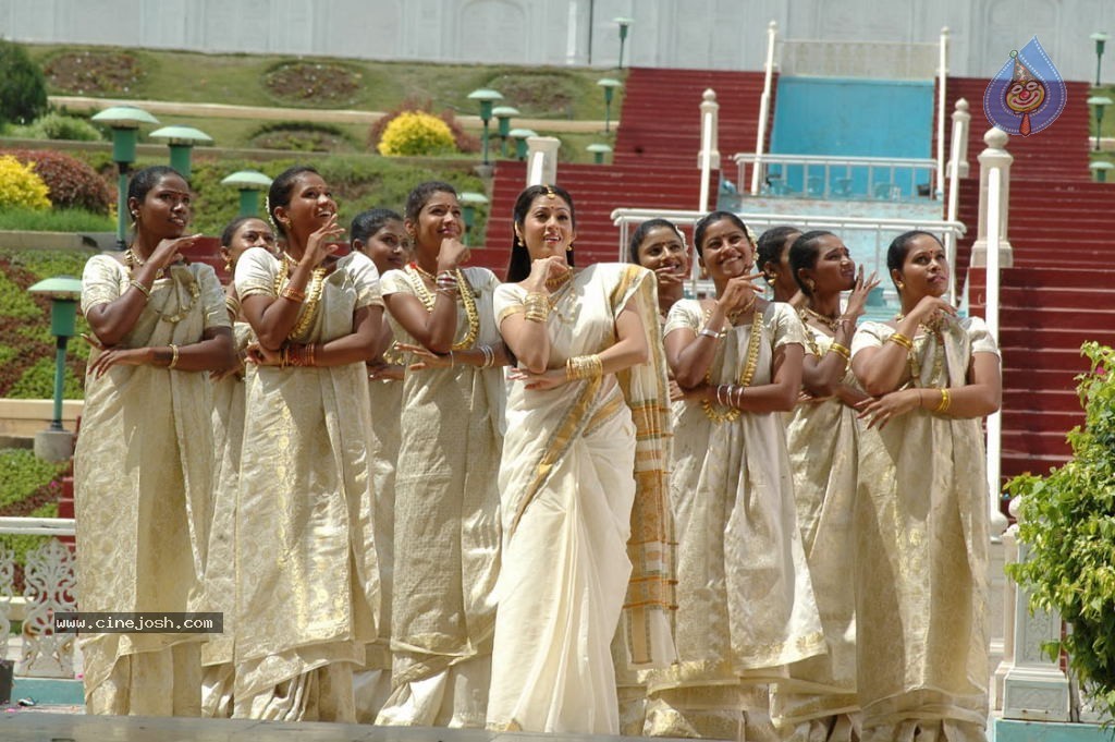 Mythri Movie Hot Stills - 49 / 105 photos