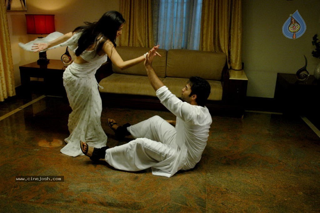 Mythri Movie Hot Stills - 50 / 105 photos