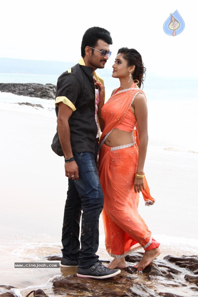 Naakaithe Nachindi Movie Hot Stills - 19 / 35 photos