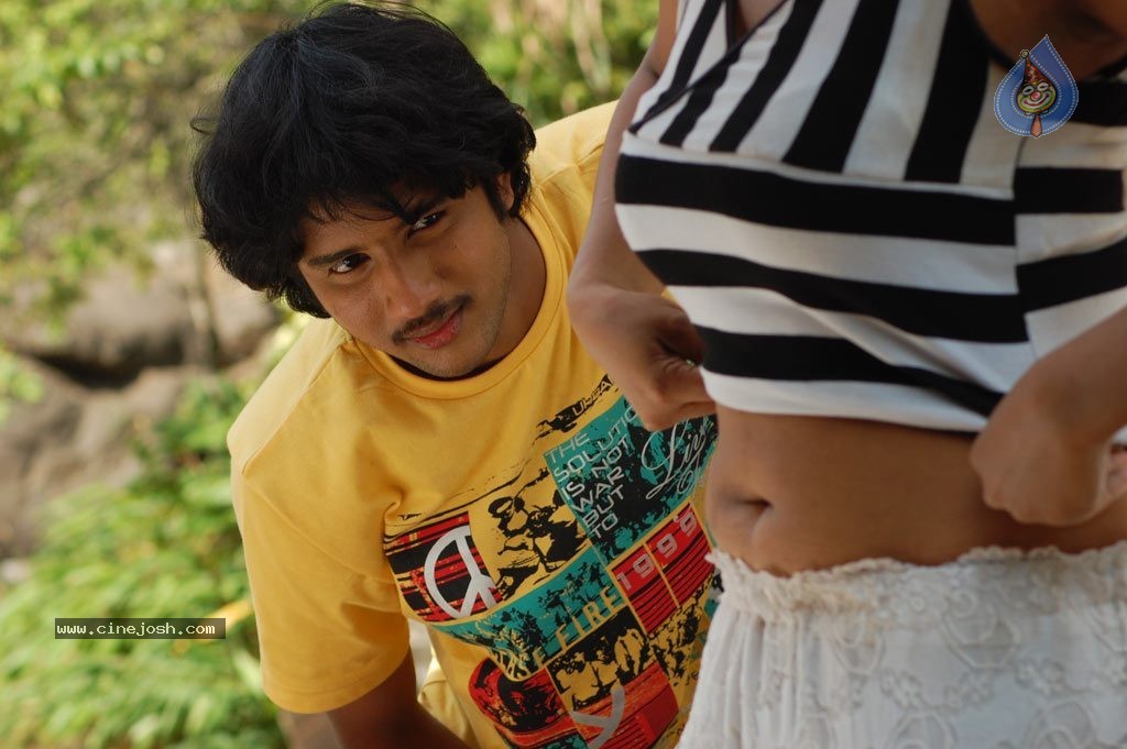 Naanum En Jamunavum Tamil Movie Hot Stills - 46 / 52 photos